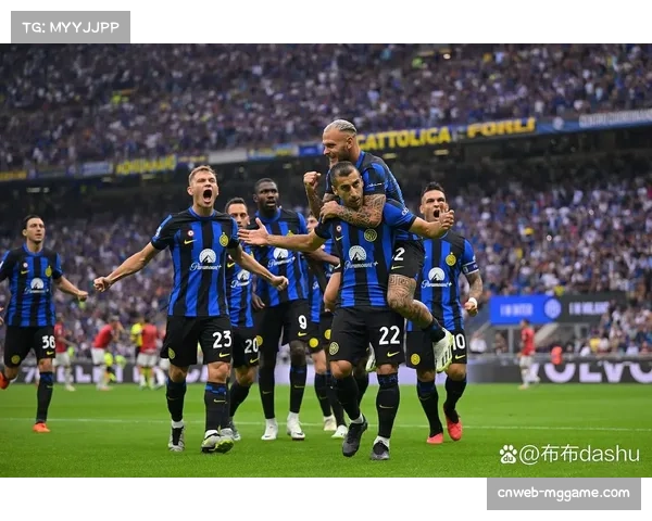 巴黎德比球场间距仅20米，欧洲首富与卡塔尔王室资本对决