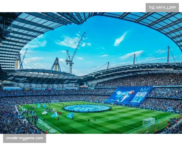 镜头语言：伊蒂哈德球场，德布劳内下场时获曼城全体球迷起立鼓掌